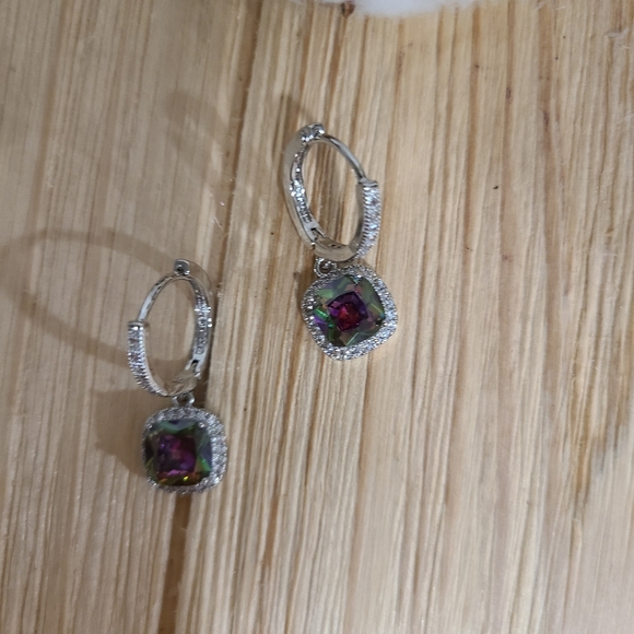 💜💜NEW💜💜EXQUISITE!! DANGLE  RAINBOW TOPAZ Earrings in SILVER Plating💜💜 - Picture 5 of 15